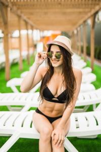 631674265: Chica busca chico en Ibiza