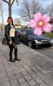 698246205: Chica busca chico en Barcelona