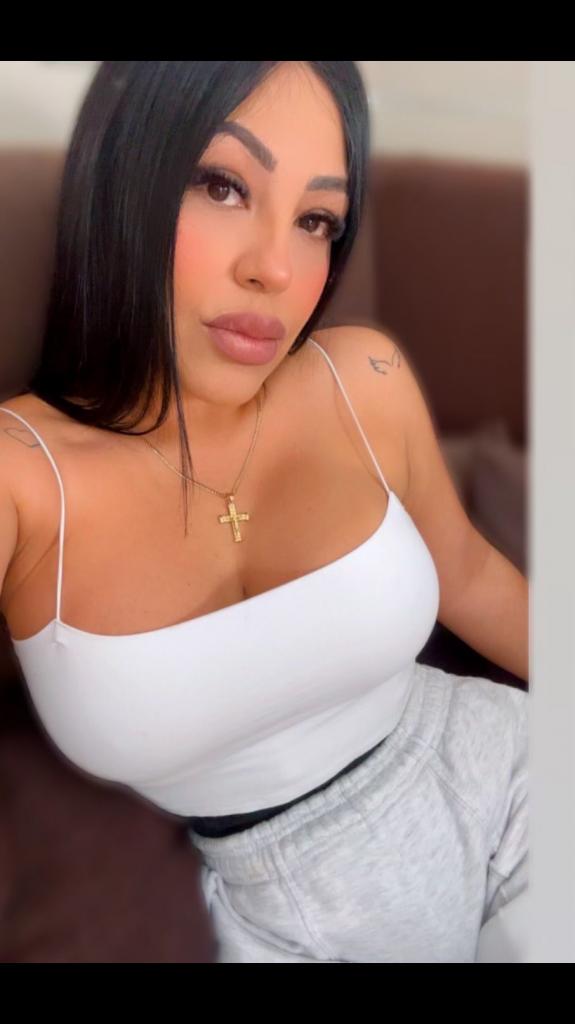 634832178: Chica busca chico en Sevilla