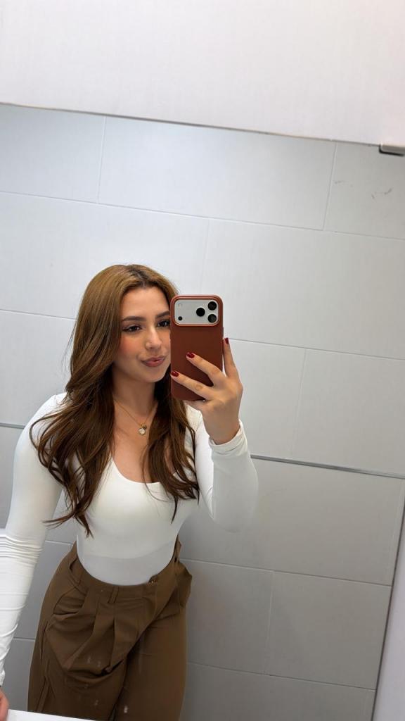 694286258: Chica busca chico en Barcelona