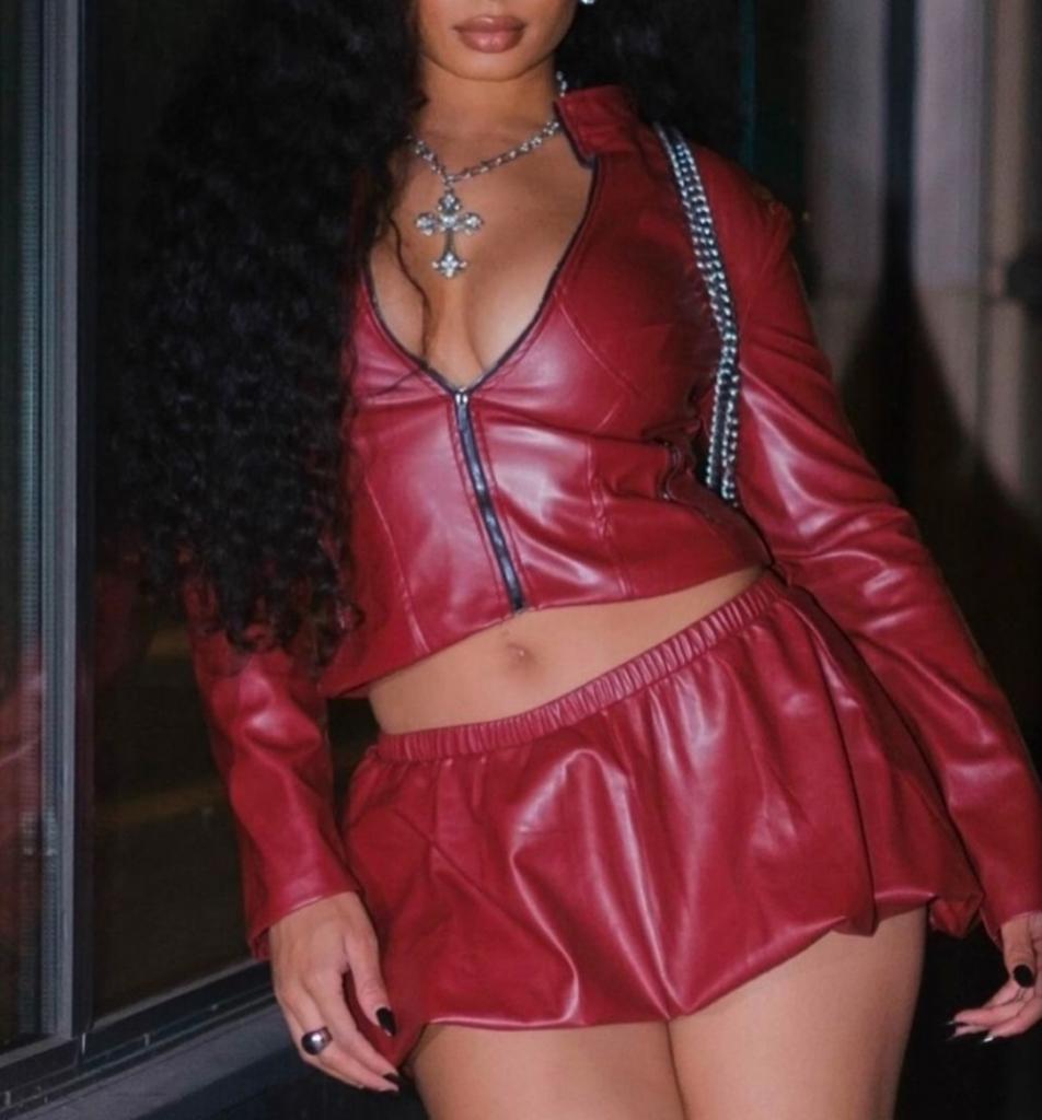 644362794: Chica busca chico en Lugo