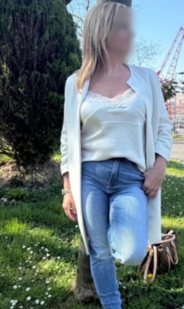 654627190: Chica busca chico en La Coruña