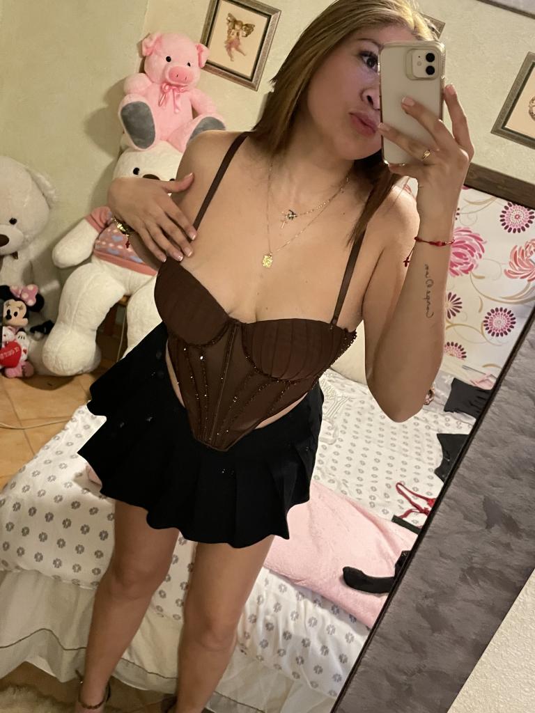 Chica busca chico en Alicante: Chica busca chico