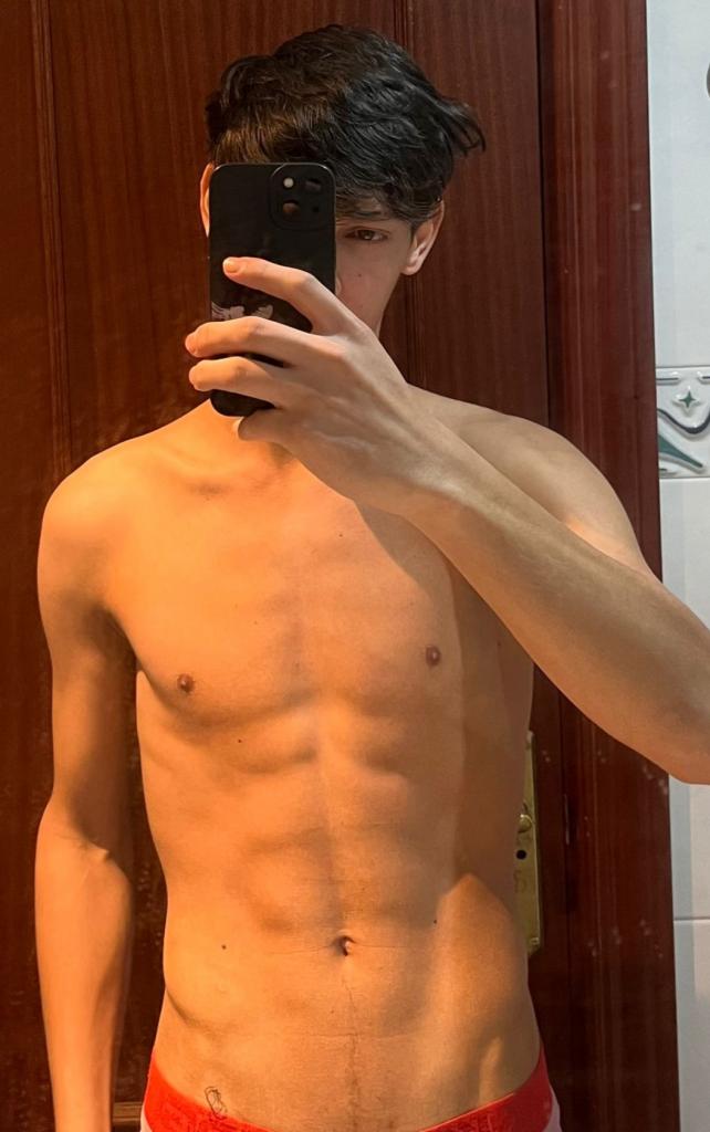 674344545: Chico busca chica en Sevilla