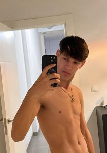 674344545: Chico busca chica en Sevilla