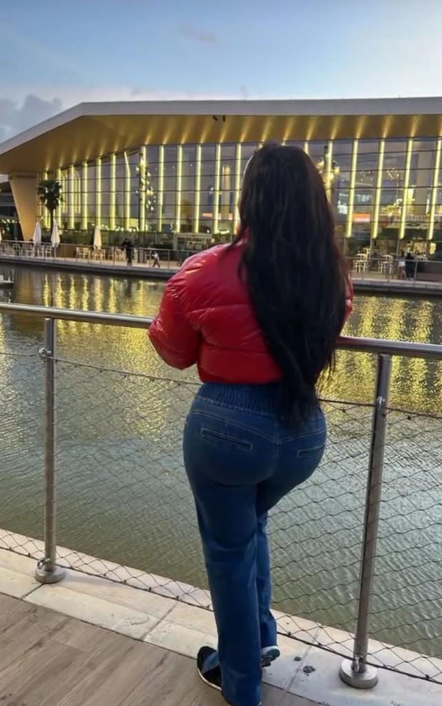 643531701: Chica busca chico en Sevilla