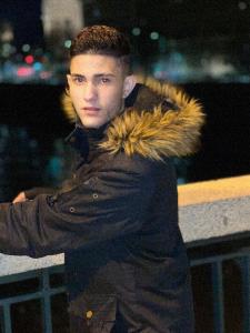 604385797: Chico busca chica en Alicante