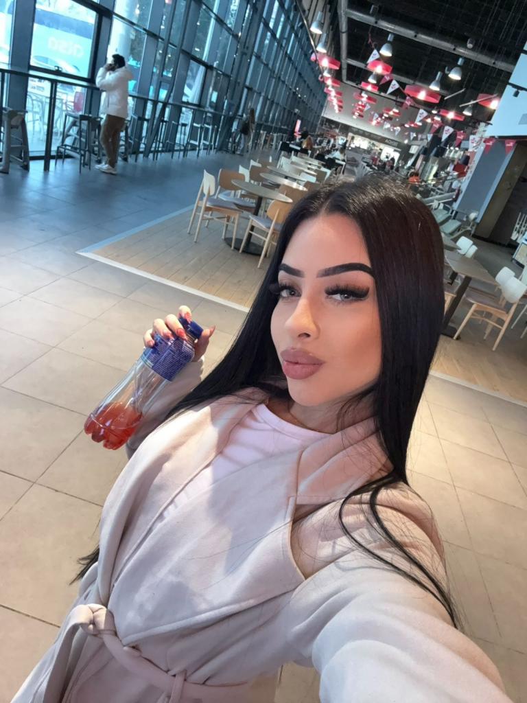 Chica busca chico en Granada: 