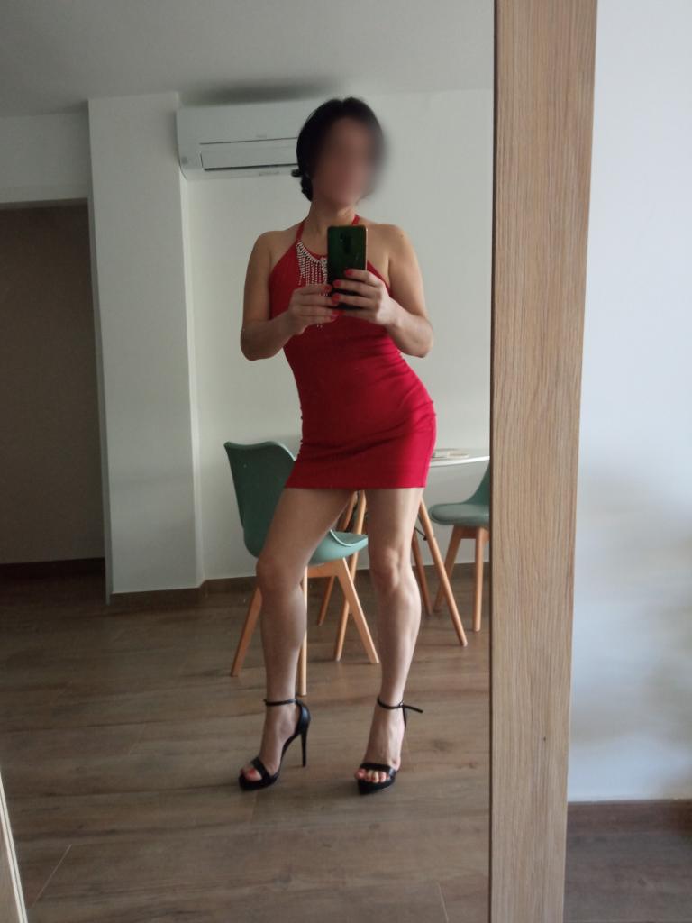 635311597: Chica busca chico en Madrid