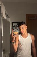 677499836: Chico busca chica en Madrid