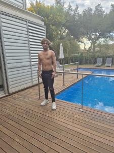 631635916: Chico busca chica en Barcelona