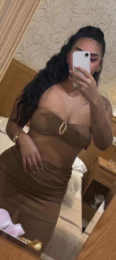 744752665: Chica busca chico en Alicante