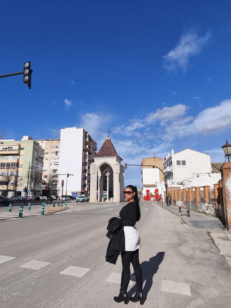 635532243: Chica busca chico en Valencia