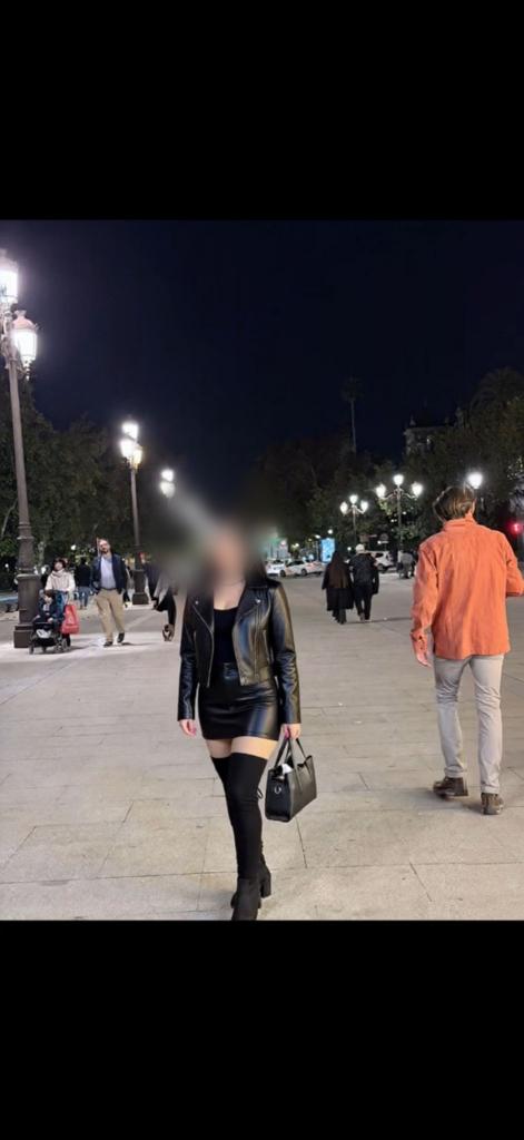 643783711: Chica busca chico en Sevilla