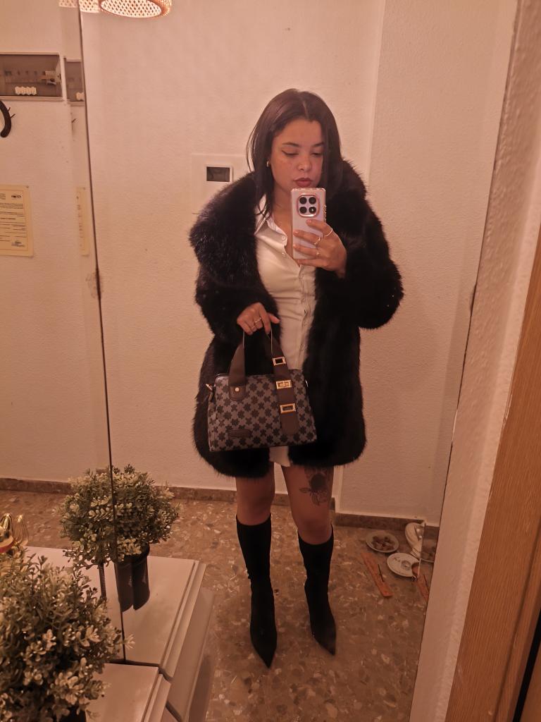 635532243: Chica busca chico en Valencia