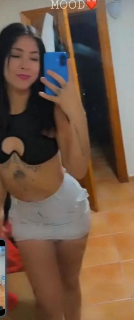 647163074: Chica busca chico en Málaga