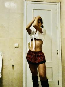 613572914: Chica busca chico en Málaga