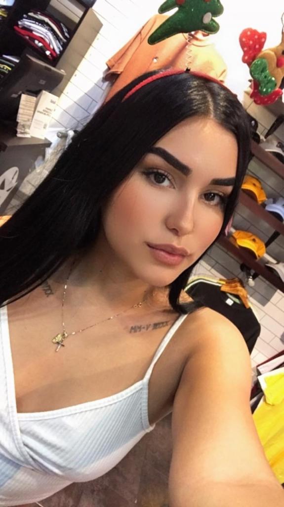 613758156: Chica busca chico en Tarragona