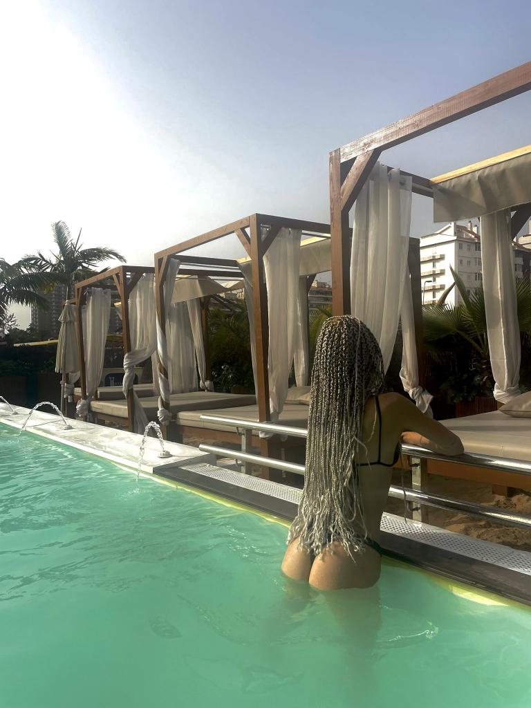 Chica busca chico en Tenerife: 