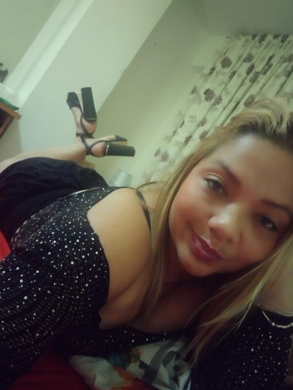 Chica busca chico en Granada: 