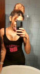 677334572: Chica busca chico en Madrid