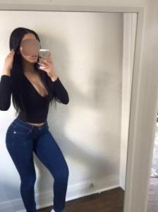 647929660: Chica busca chico en Valencia