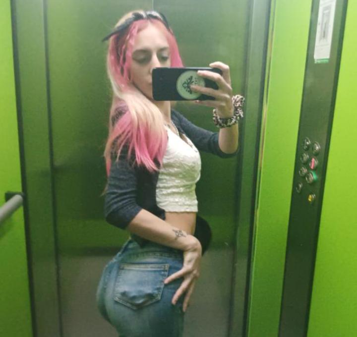 Chica busca chico en Almería: 