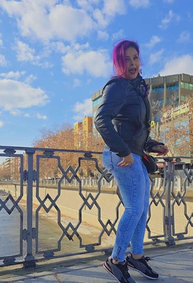 Chica busca chico en Sevilla: 