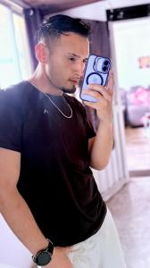 670342985: Chico busca chica en Valencia