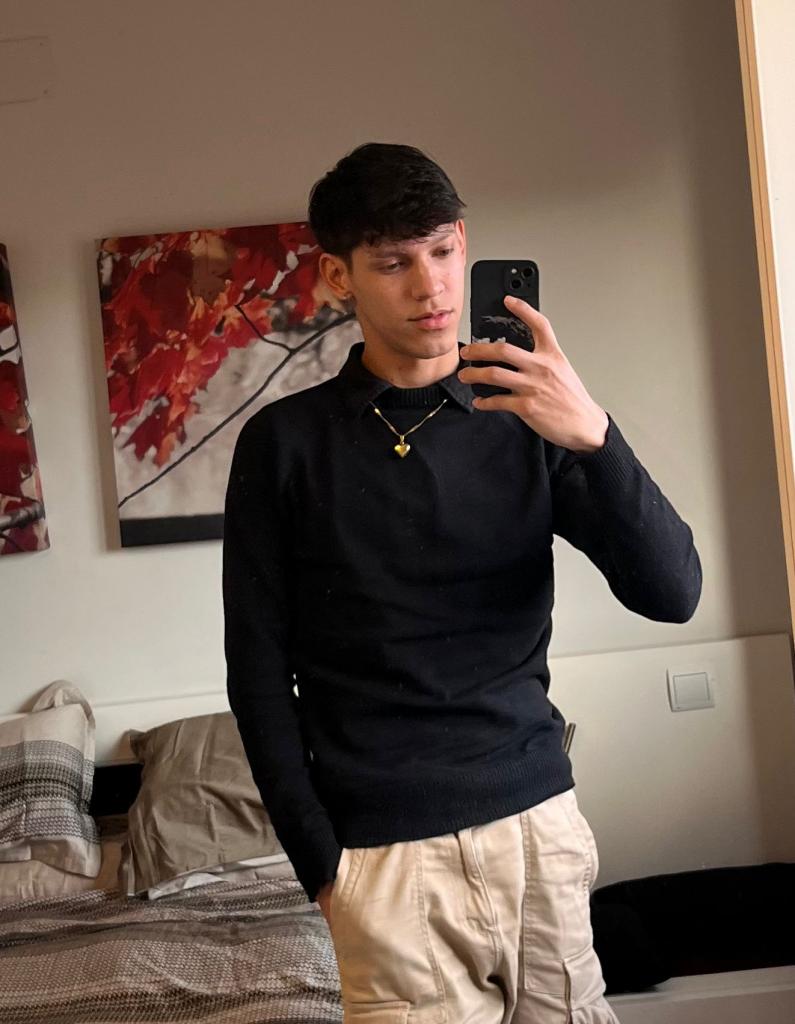 674344545: Chico busca chica en Sevilla