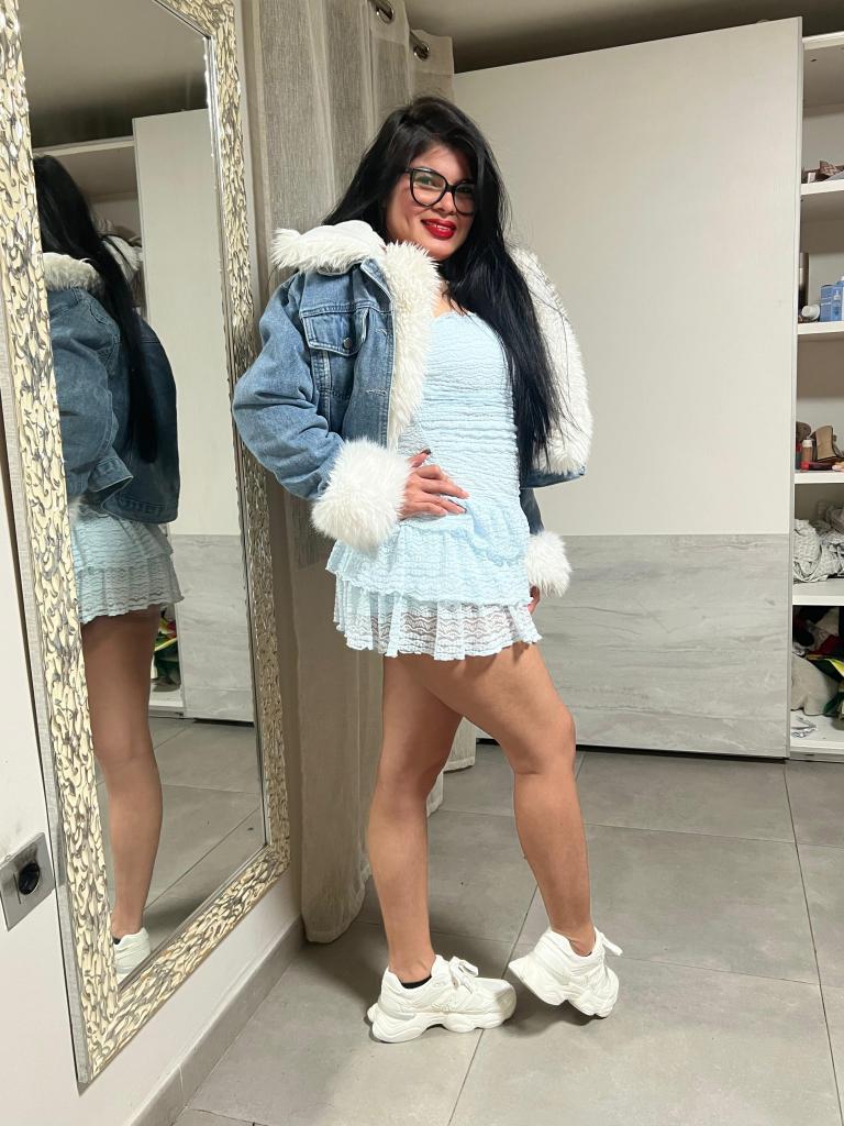 697708106: Chica busca chico en Jaén