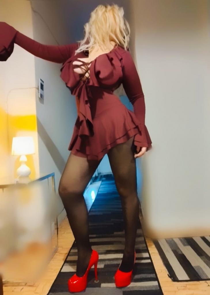 652039555: Chica busca chico en Madrid