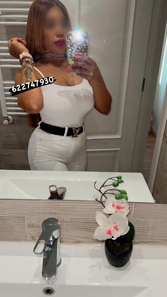 622747930: Chica busca chico en La Coruña