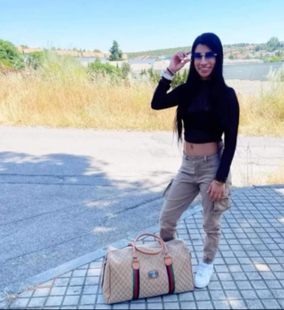 647315397: Chica busca chico en Madrid