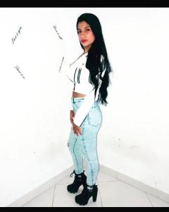 647315397: Chica busca chico en Madrid