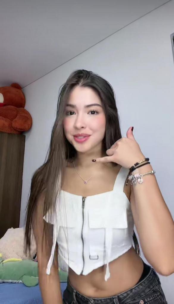 672877469: Chica busca chico en León