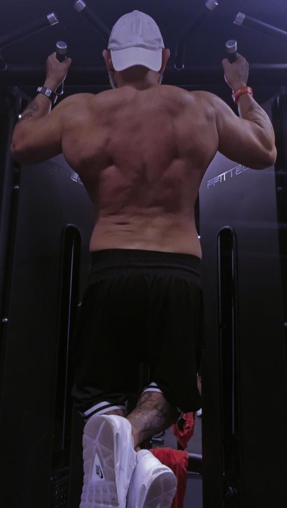 633382376: Chica busca chico en Alicante