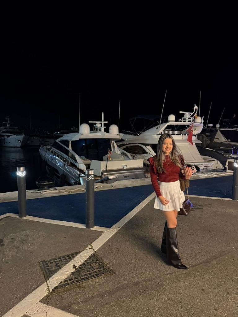 685225753: Chica busca chico en Málaga