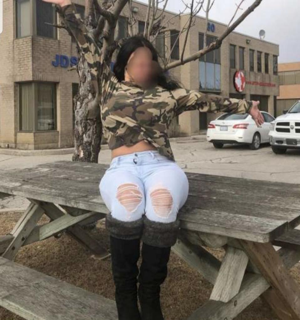 613567432: Chica busca chico en Gerona