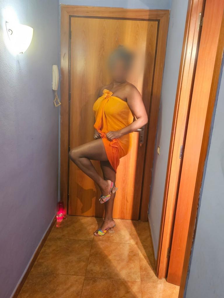 603301990: Chica busca chico en Gerona