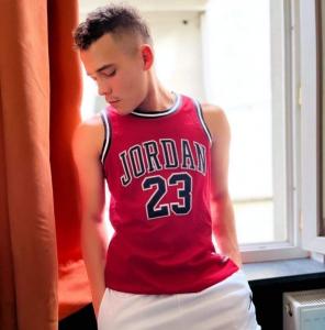 603106213: Chico busca chica en Barcelona