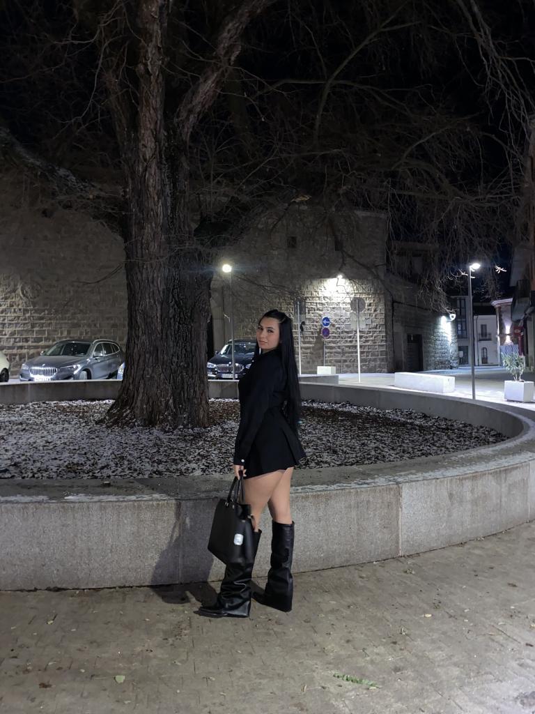 653581156: Chica busca chico en Ávila