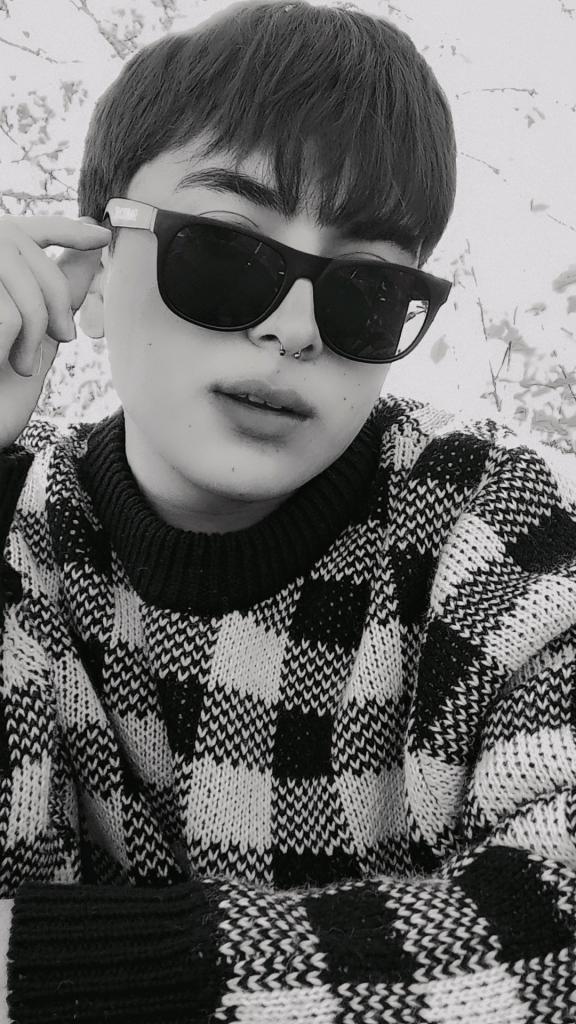 687797157: Chico busca chica en Murcia