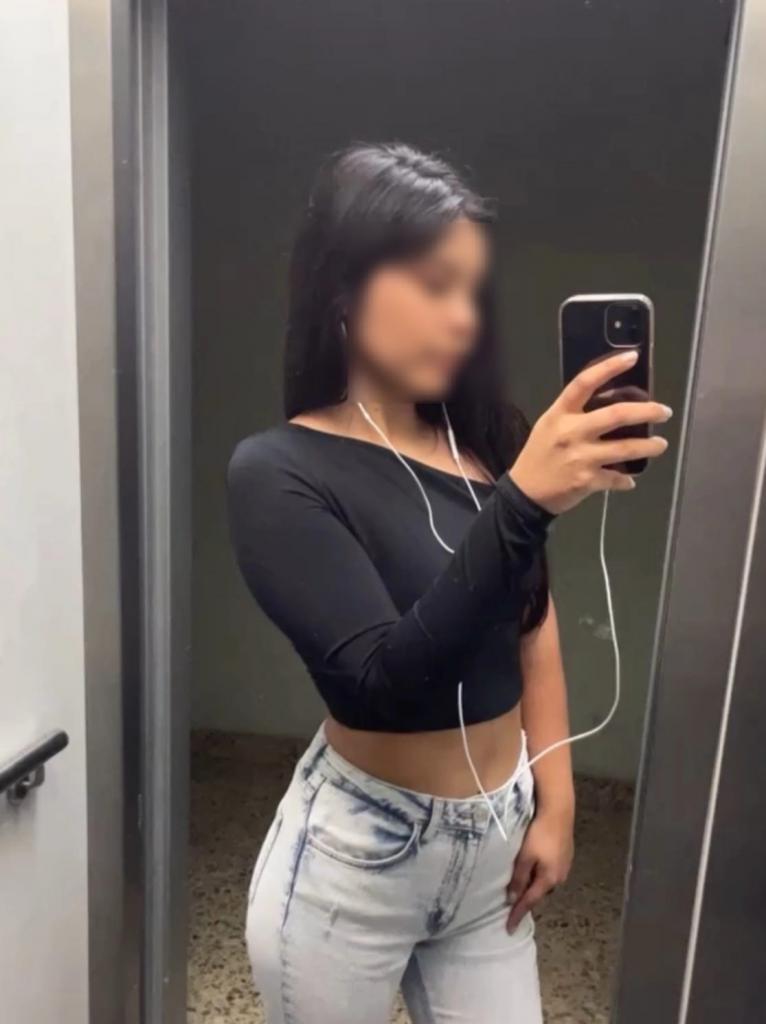 742055822: Chica busca chico en Gerona