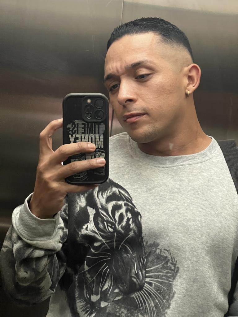 661053339: Chico busca chica en Alicante